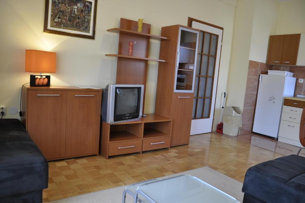 Apartment with Balcony,190558564:JPEG